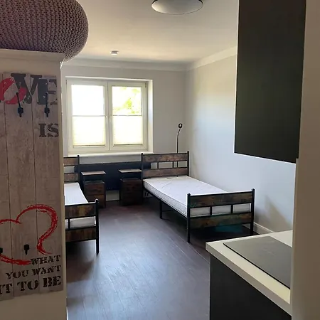 Neu Renoviert Private Mit Bad Und Kueche *